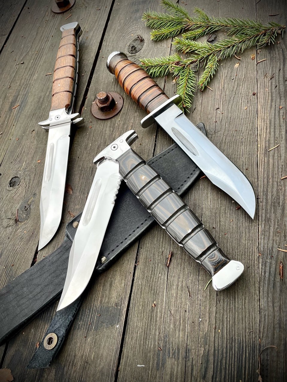 Складной нож Ka-Bar ручной работы - вид сбоку в открытом состоянии