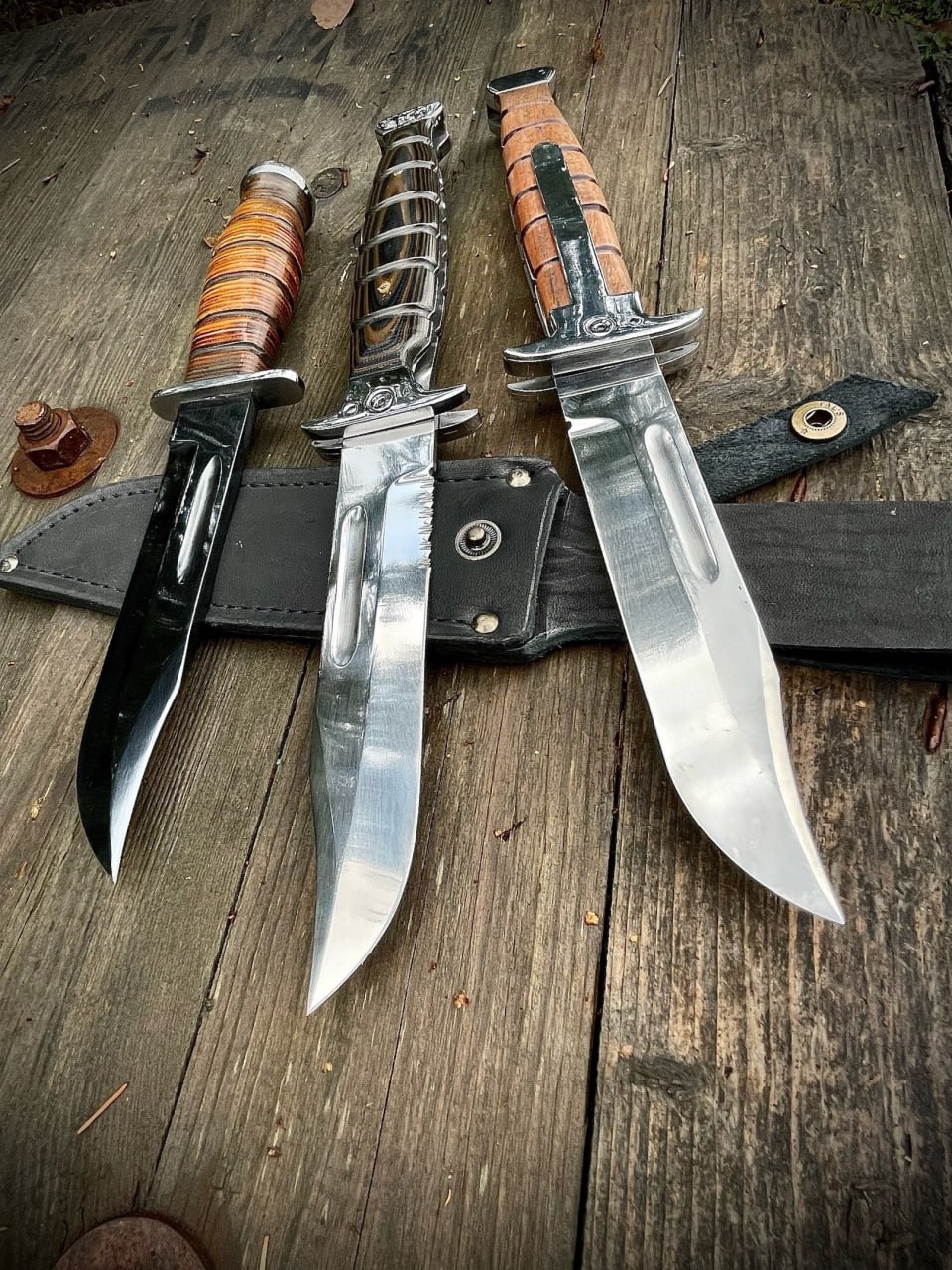 Брутальный складной нож Ka-Bar - вид сверху на обух и механизм