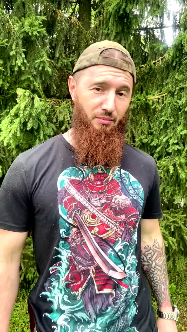 Два тактических топора: Warrior Hawk и томагавк Лаганы